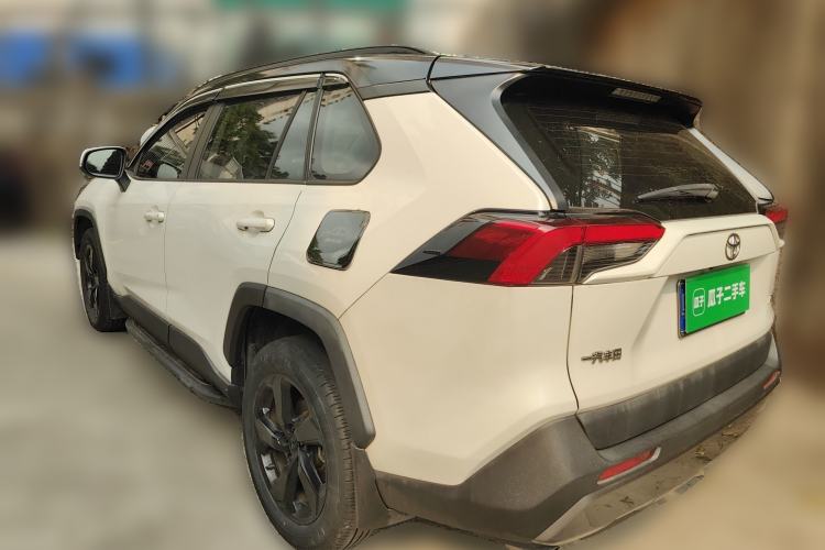 Used Toyota RAV4 2020 2.0L CVT Two-Wheel Drive Fashion PLUS Edition
