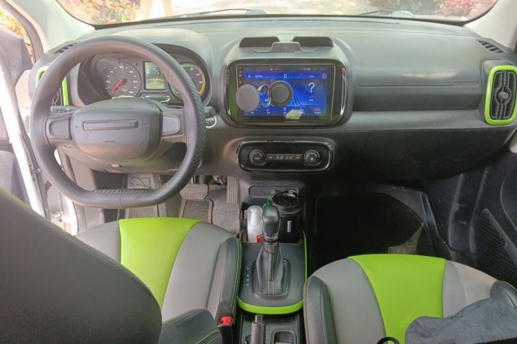 Used Roewe Clever 2021 302 km New Four-Seater Super-Efficient Version
