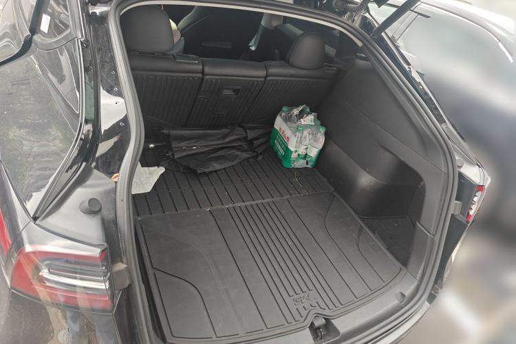 Used Tesla Model Y 2023 Rear-Wheel-Drive Version Trunk