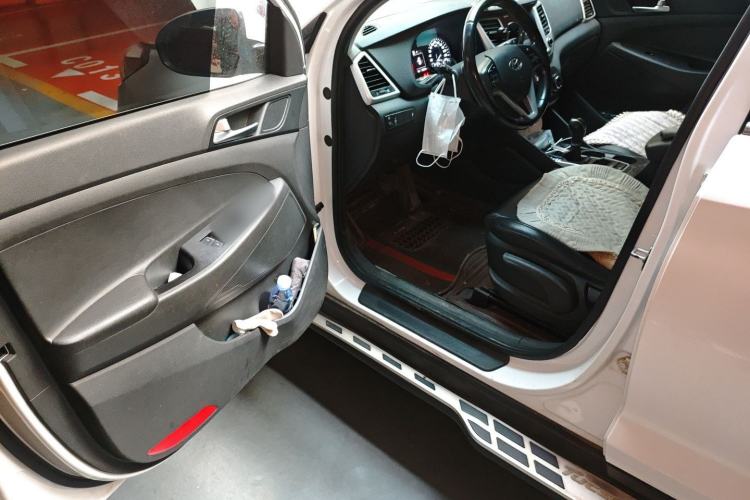 Used Hyundai Tucson 2015 1.6T Dual-Clutch Two-Wheel-Drive Smart Model Driver Seat