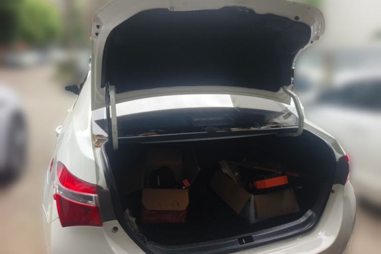 Used Toyota Corolla 2014 1.6L CVT GL-i Trunk