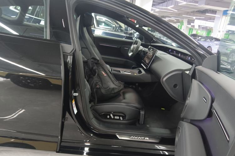 Used Avatr 12 2025 Ultra Extended-Range Edition Right Front Seat
