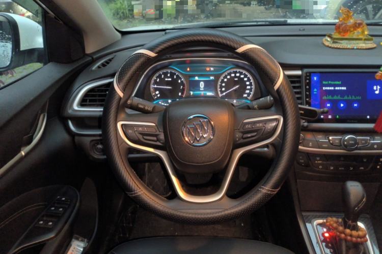 Used Buick GT 2016 18T Dual-Clutch Luxury Model Steering Wheel