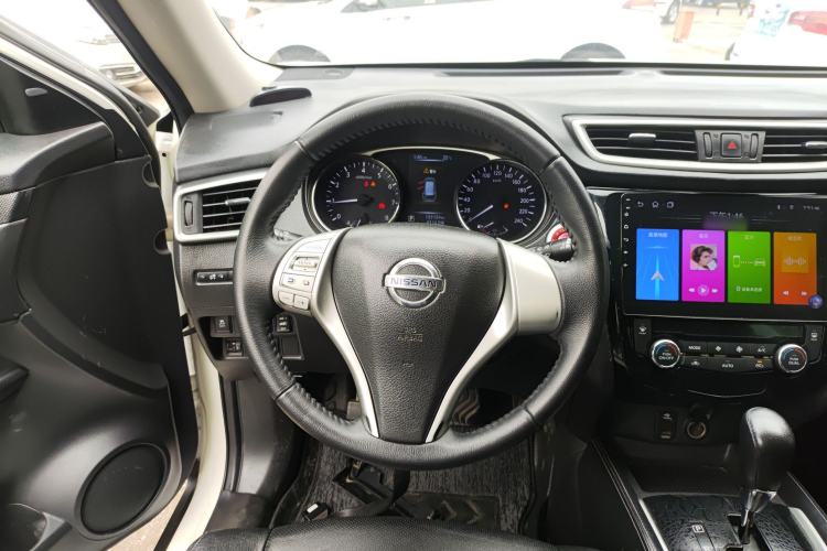 Used Nissan X-Trail 2016 2.5L CVT Sport Edition 4WD Steering Wheel