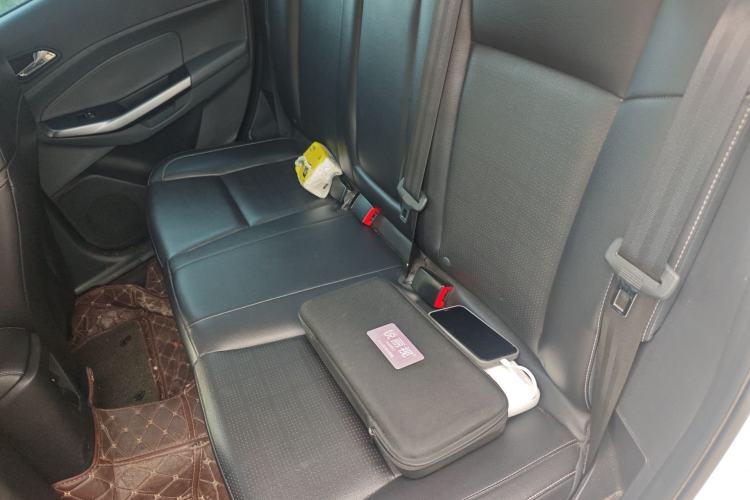 Used Ford Escort 2017 Happiness Edition 1.5L Automatic Fashion Version Left Rear Seat