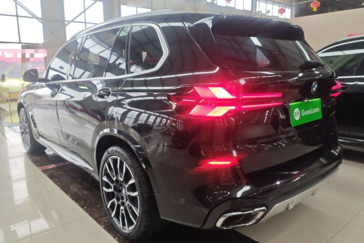 Used BMW X5 2023 xDrive 40Li M Sport Package