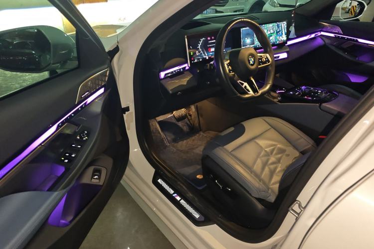 Used BMW 5 Series 2024 530Li Luxury Edition M Sport Package