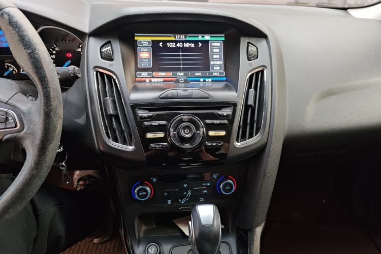 Used Ford Focus 2015 Hatchback 1.6L Automatic Fashion Edition
