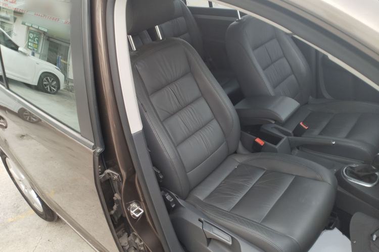 Used Volkswagen Touran 2013 1.4T DSG Comfort Edition 5-Seater
