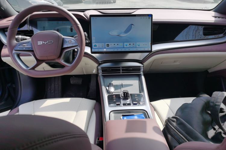 Used BYD Seal 07 DM-i 2025 Intelligent Driving Version DM-i 1.5L 125 km Prestige Edition Center Console