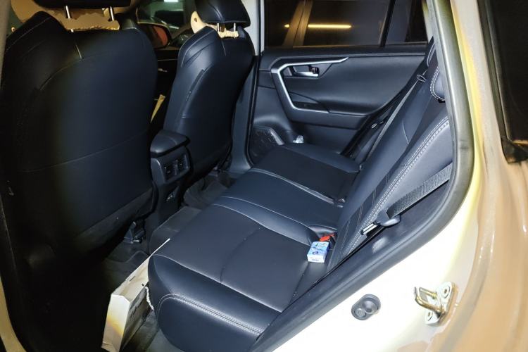 Used Toyota Wildlander 2022 2.0L CVT Two-Wheel Drive Luxury Edition Left Rear Seat