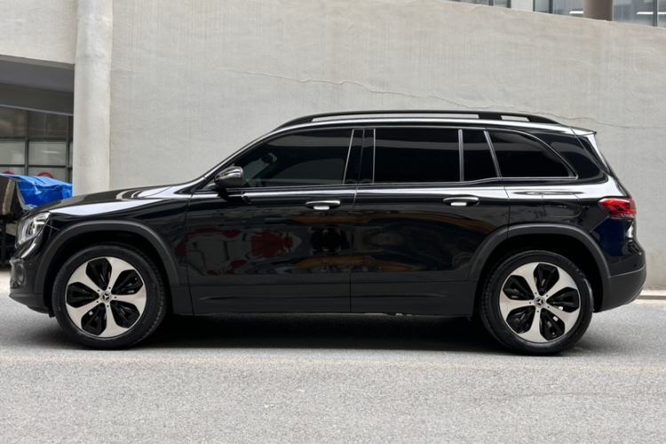 Used Mercedes-Benz GLB 2021 GLB 200 4MATIC Exterior 2