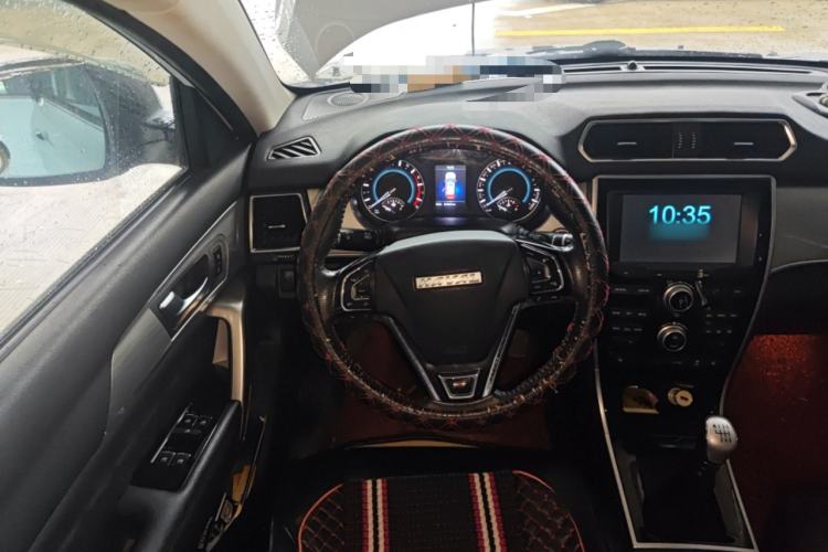 Used Haval H2 2016 Red-Label 1.5T Manual Two-Wheel Drive Luxury Model
