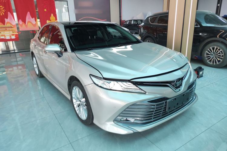 Used Toyota Camry 2018 2.5G Luxury Edition Front Right 45 Deg