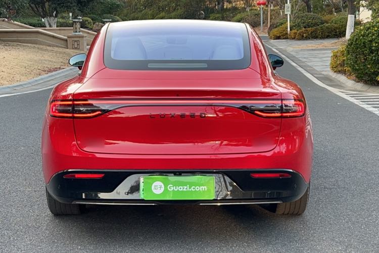 Used Hima Luxeed S7 2025 785 km Ultra