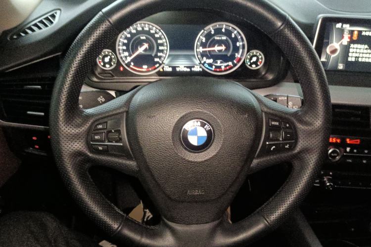 Used BMW X5 2017 xDrive35i Middle East Steering Wheel