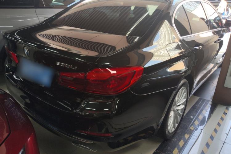 Used BMW 5 Series 2019 Facelifted 530Li Leading Edition Luxury Package