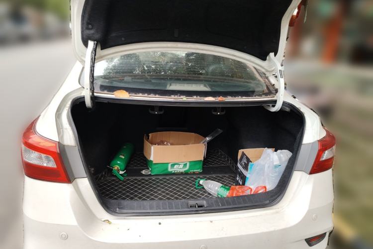 Used Nissan Sylphy 2016 Classic 1.6XL Manual Luxury Edition Trunk