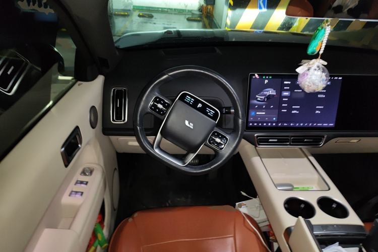 Used Li Auto L8 2023 Pro Model
