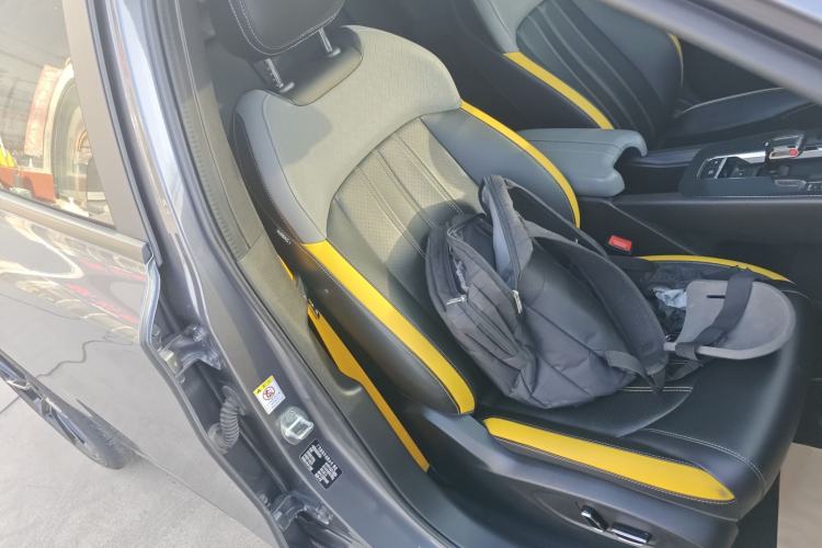 Used GAC Trumpchi EMPOW 2021 270T DCT J16 Version Right Front Seat