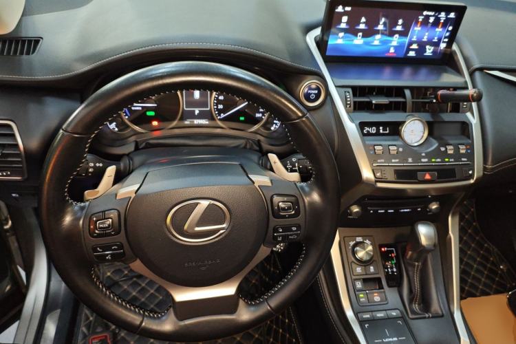 Used Lexus NX 2020 300h All-Wheel Drive FENGZHI Version China VI Standard Center Console