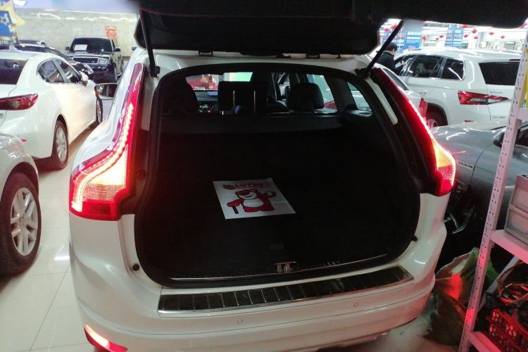 Used Volvo XC60 2016 T5 Smart Upgrade Model Trunk