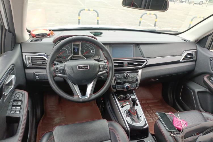 Used Zotye Domy X5 2015 1.5T CVT ZHANG GUI Model China IV Standard Center Console