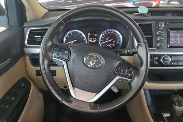 Used Toyota Highlander 2018 2.0T Four-Wheel Drive Luxury Edition 7 Seats China V Emission Standard
