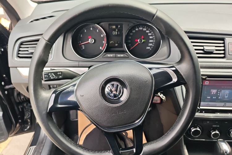 Used Volkswagen Lavida 2015 1.6L Automatic Comfort Edition Steering Wheel