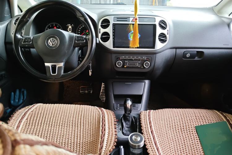 Used Volkswagen Golf 2011 1.4TSI Cross Golf Center Console