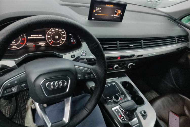 Used Audi Q7 2016 40 TFSI Comfort Model
