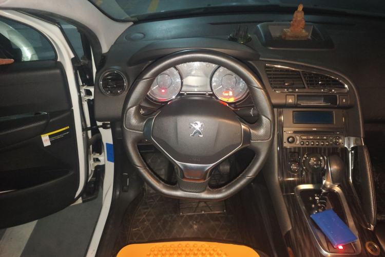 Used Peugeot 3008 2013 2.0L Automatic Trend Edition Steering Wheel