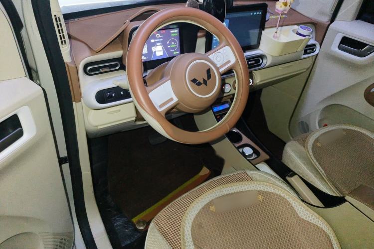 Used Wuling Hongguang MINIEV 2024 3rd Generation 215km Youth Edition Interior 2