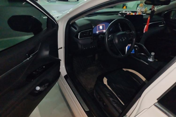 Used Toyota Camry 2023 2.5G Luxury Edition Driver Seat