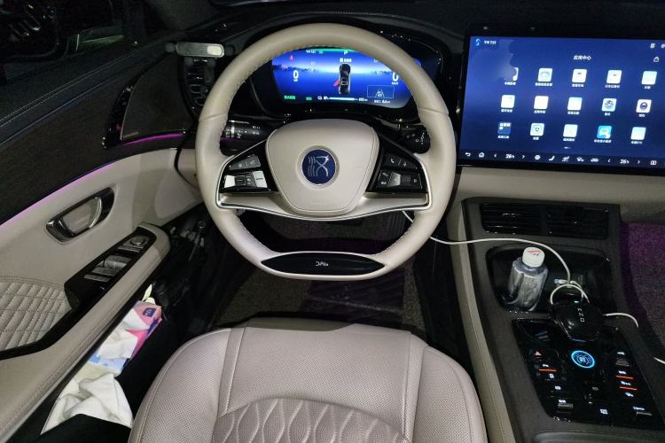 Used BYD Han 2024 EV Glory Edition 715KM Front-Wheel-Drive Flagship Model
