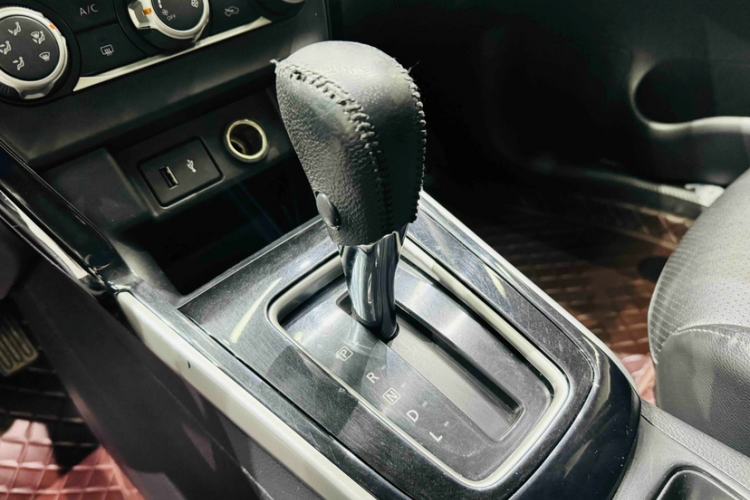 Used Nissan Sylphy 2021 Classic 1.6XL CVT Luxury Edition Gear Lever