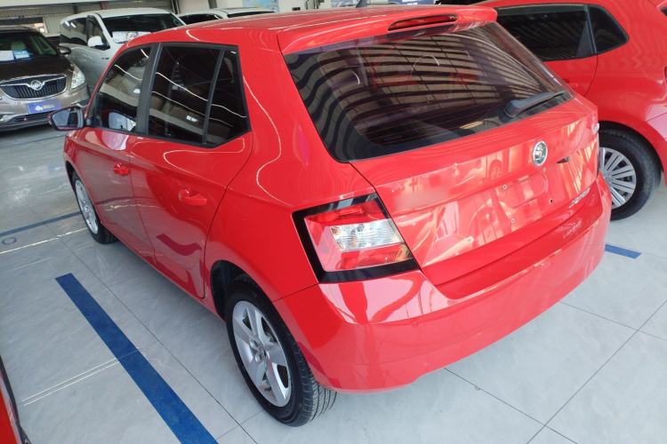 Used Skoda Fabia 2017 1.4L Automatic Car Enjoy Edition
