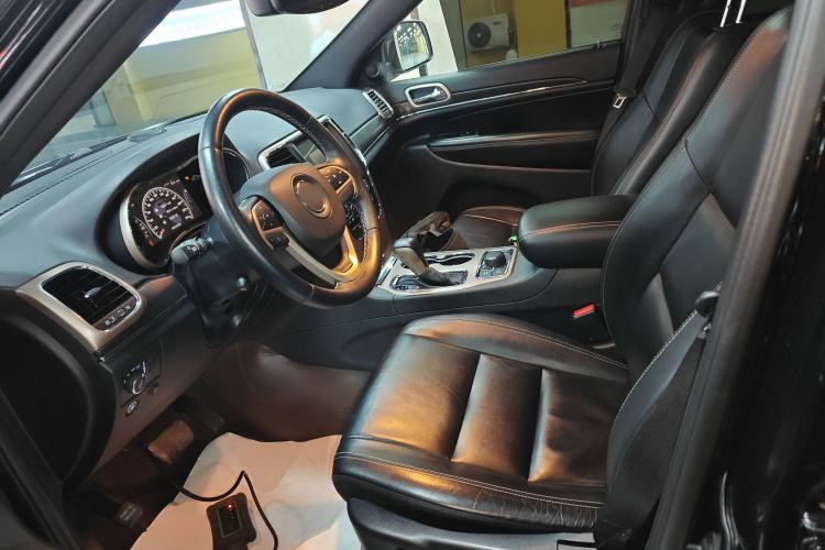 Used Jeep Grand Cherokee 2017 3.6L Elite Navigation Edition
