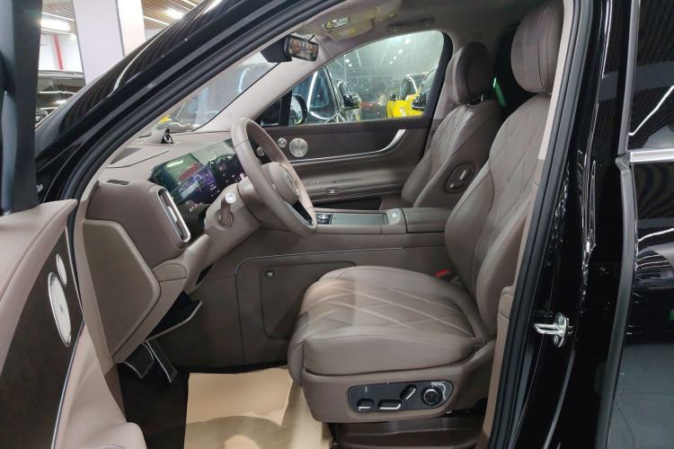 Used Hima AITO M9 2025 Extended-Range Ultra Version 52 kWh 6-Seater Left Front Seat