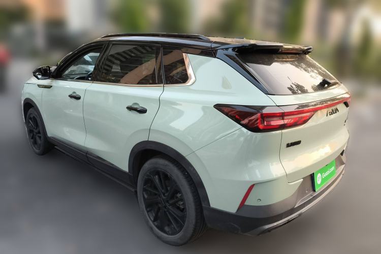 Used Dongfeng Aeolus Huge 2022 Mach Dual-Motor 1.5T MHD Dare-to-Dream Edition
