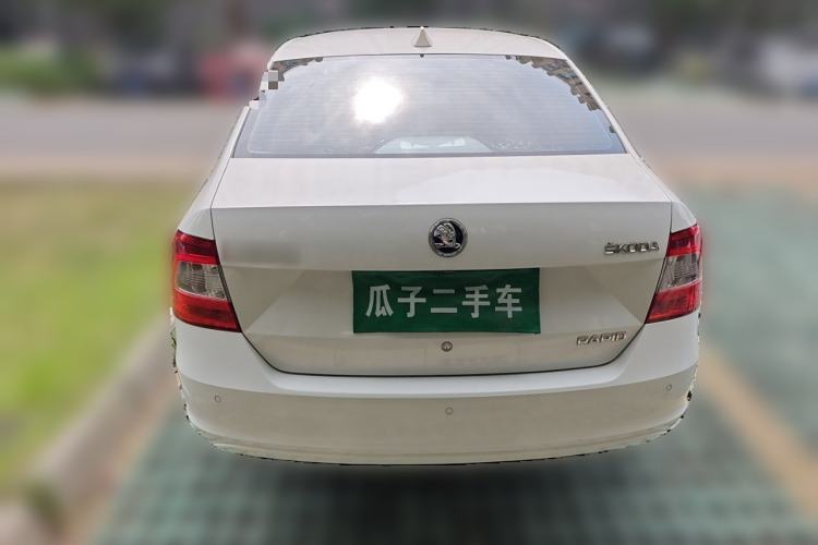 Used Skoda Rapid 2015 1.6L Manual Smart Selection Model