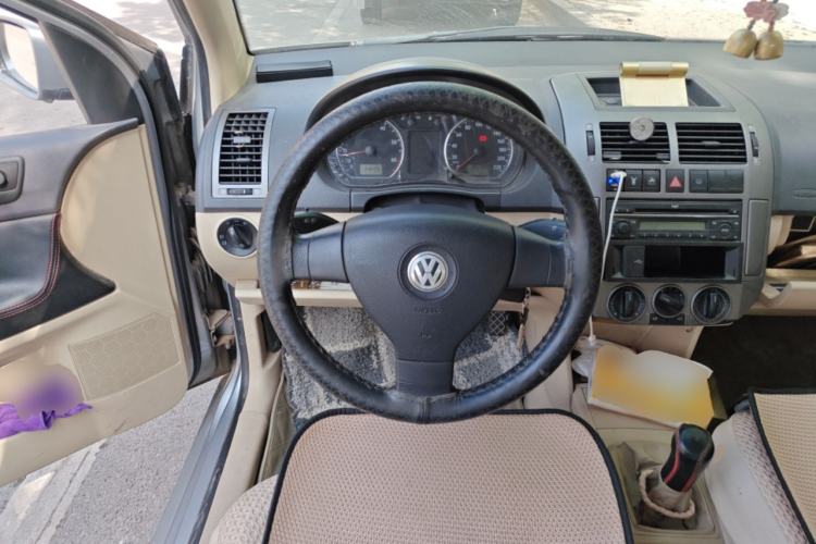 Used Volkswagen Polo 2009 Jingqu 1.4L Manual Elegant Edition Steering Wheel