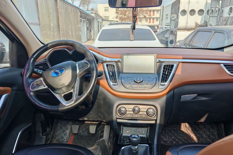 Used Soueast DX7 2015 1.5T Manual Luxury Model