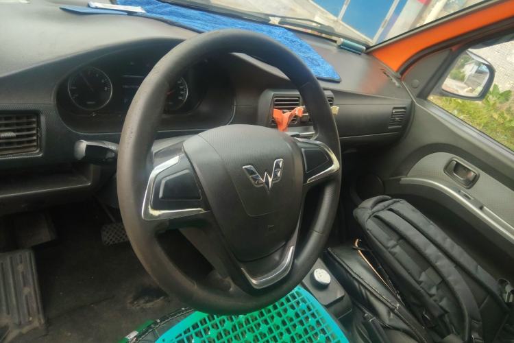 Used Wuling Rongguang EV 2020 Enclosed Window Version Base Model 2 Seats 300 KM Steering Wheel