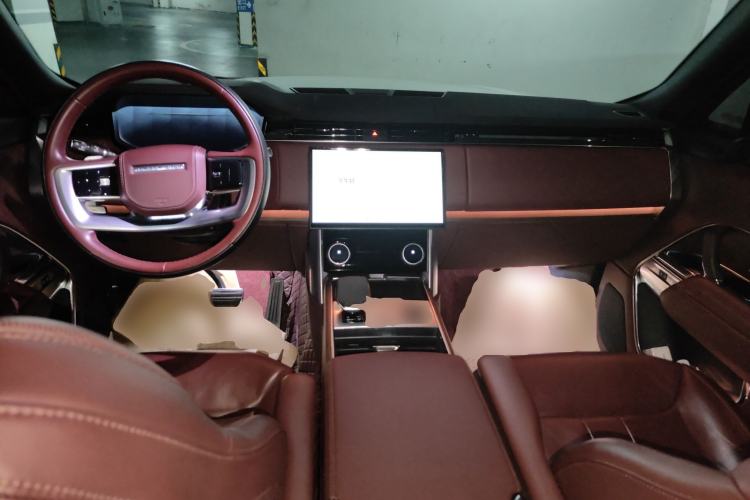 Used Land Rover Range Rover 2023 3.0 L6 400 PS Extended Long-Wheelbase Version