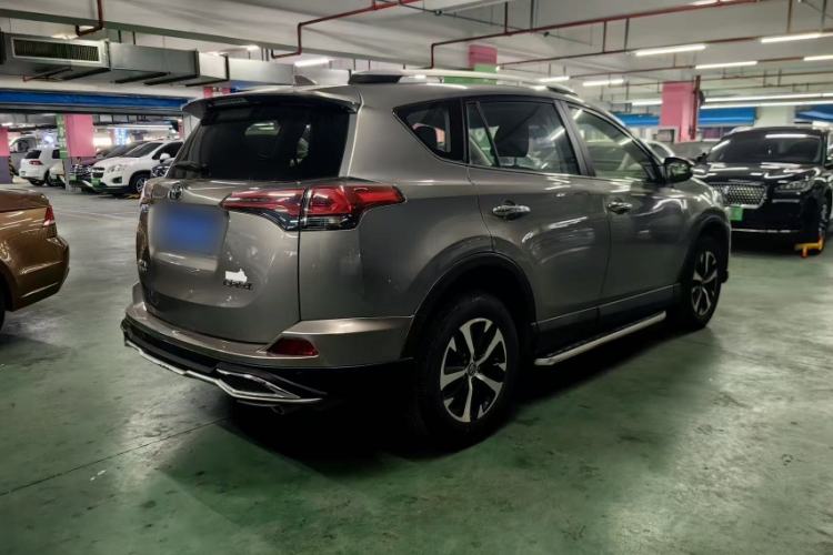 Used Toyota RAV4 2016 2.0L CVT Two-Wheel Drive Fashion Edition China V Standard