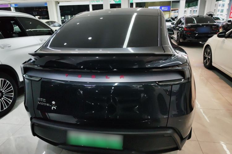 Used Tesla Model Y 2025 Long-Range All-Wheel-Drive Version