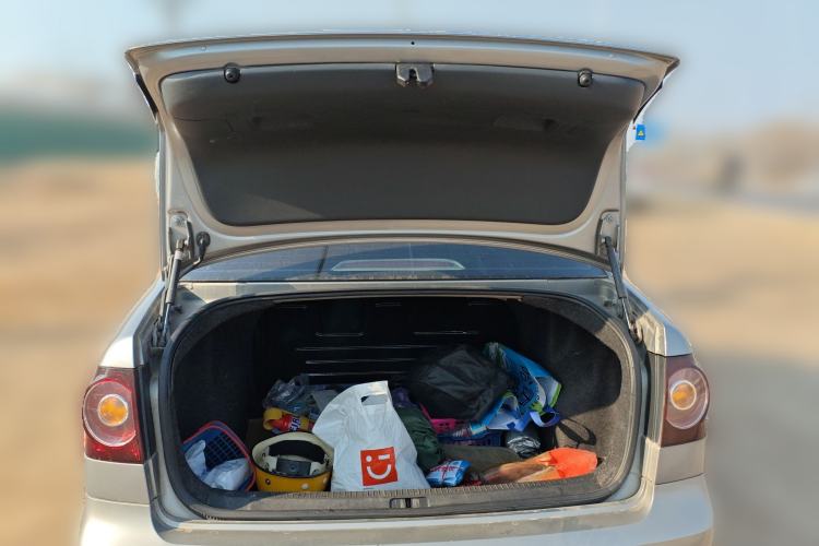 Used Volkswagen Polo 2011 Jingqu 1.6L Manual - Real Cool Edition Trunk