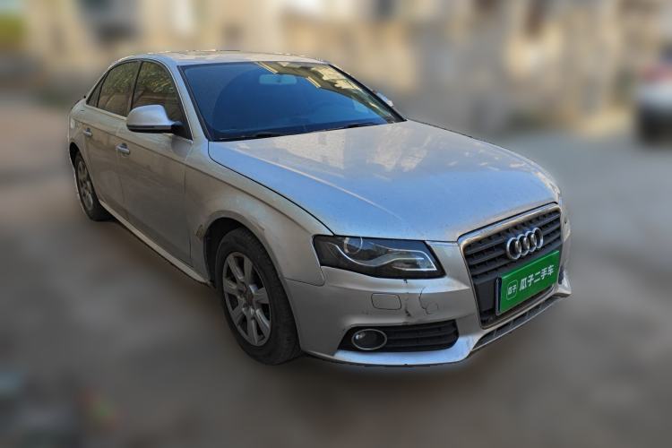 Used Audi A4L 2012 2.0 TFSI automatic standard version Front Right 45 Deg