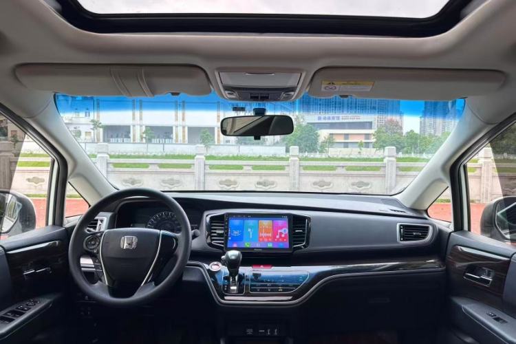 Used Honda Odyssey 2018 2.4L Luxury Edition Interior 2